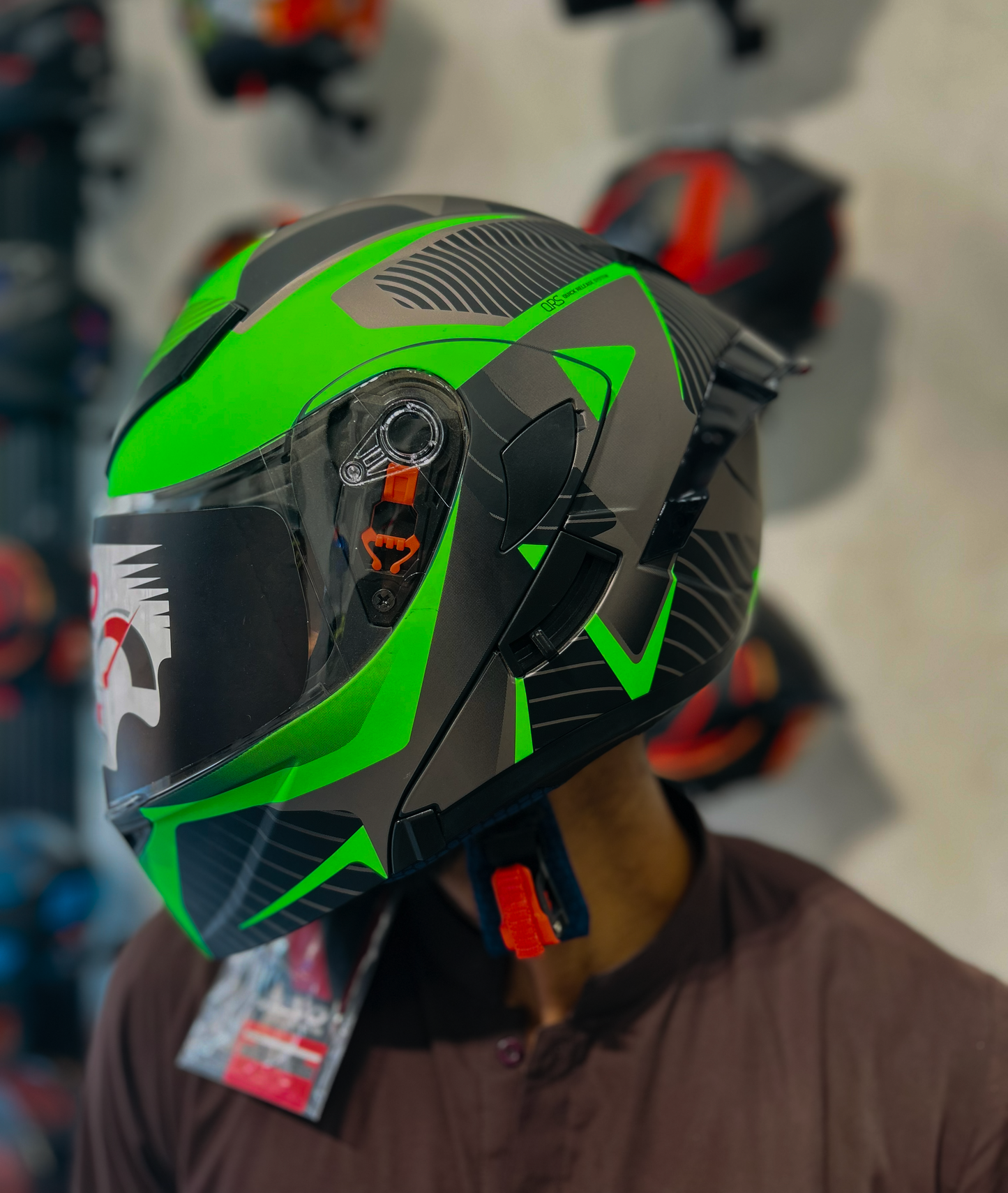 REVOO GREEN BY VECTOR