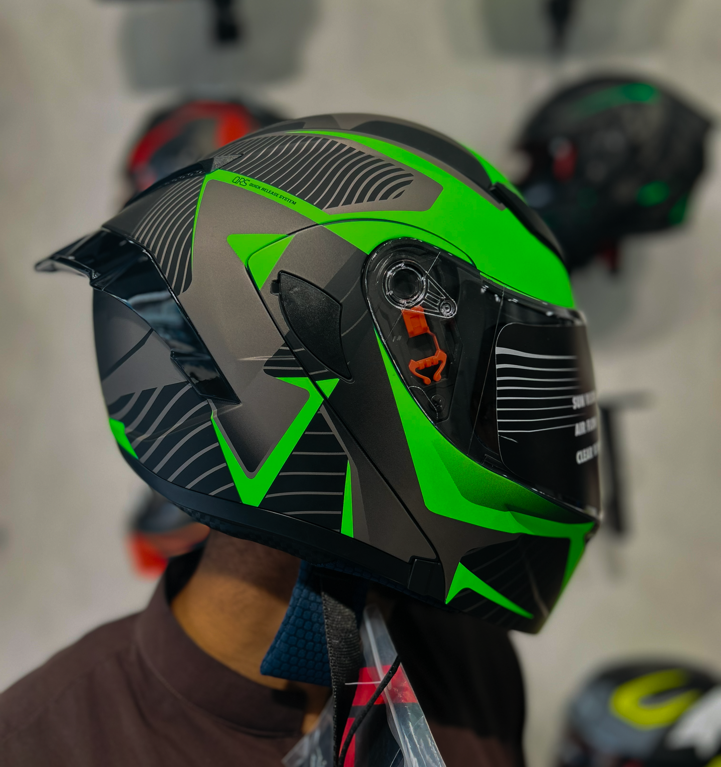 REVOO GREEN BY VECTOR