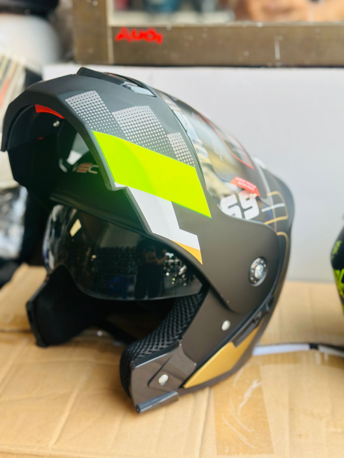 VECTOR FLIPUP HELMET